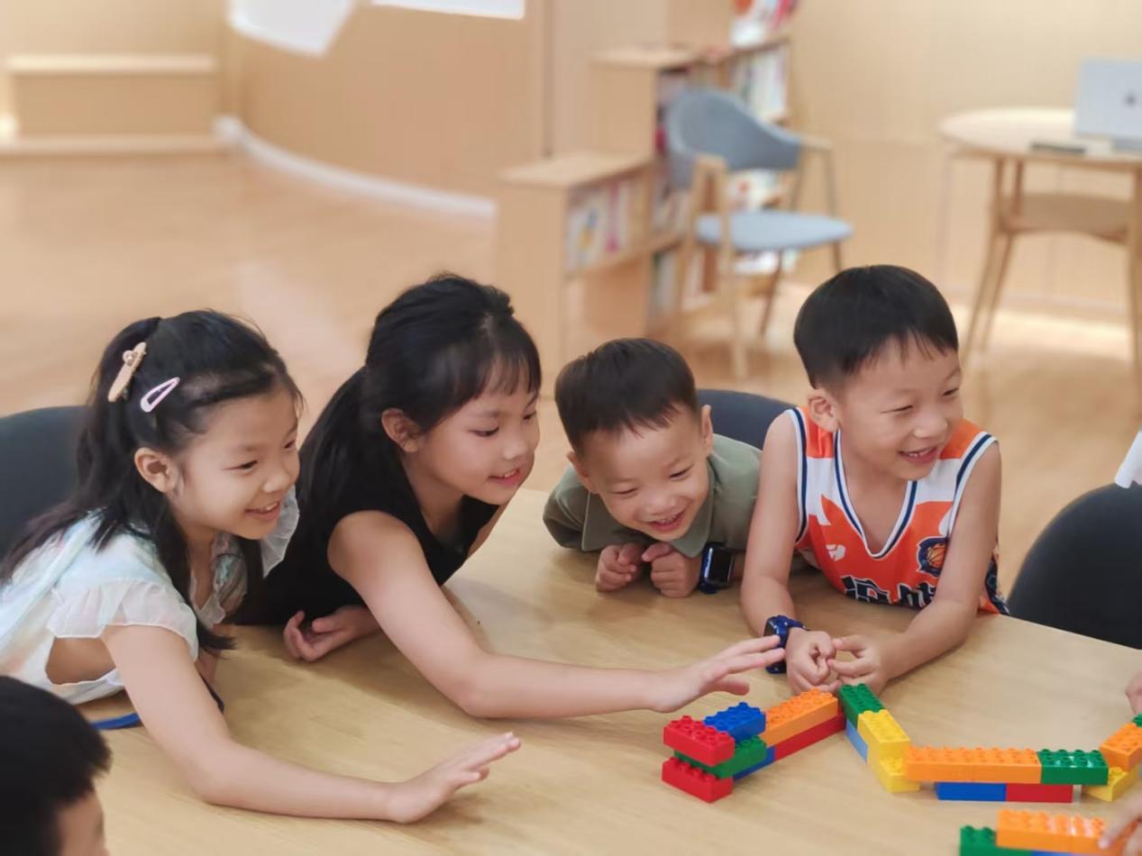 乐高拼搭 点亮童心想象力